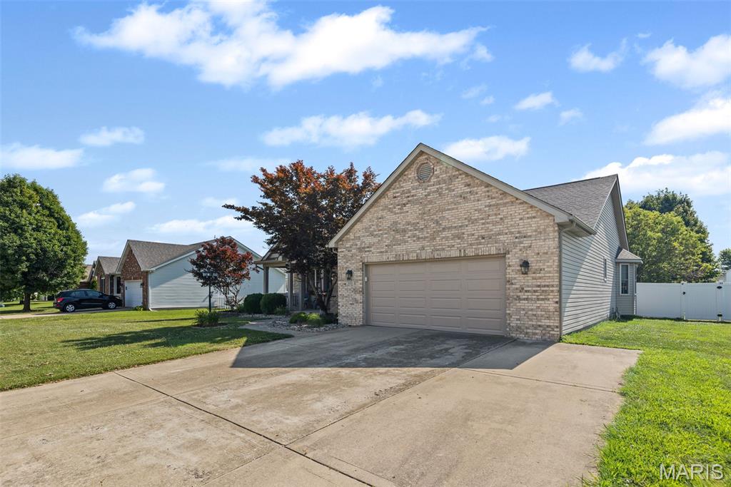 332 Ratz Drive Property Photo 4