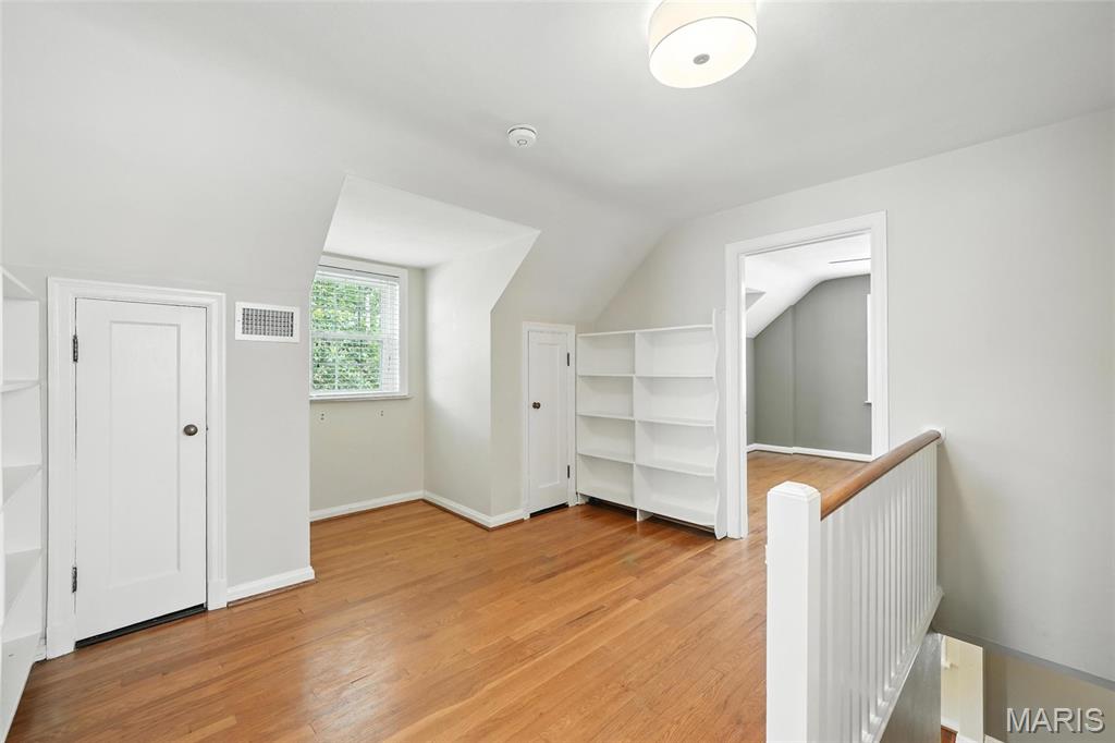 906 N Taylor Avenue Property Photo 17