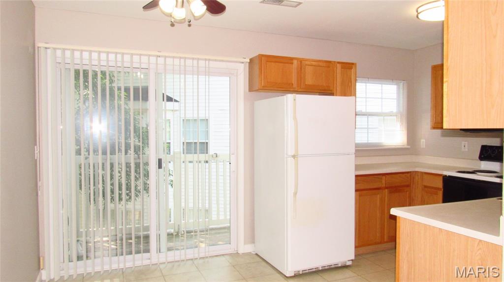 450 Benton Drive J Property Photo 5