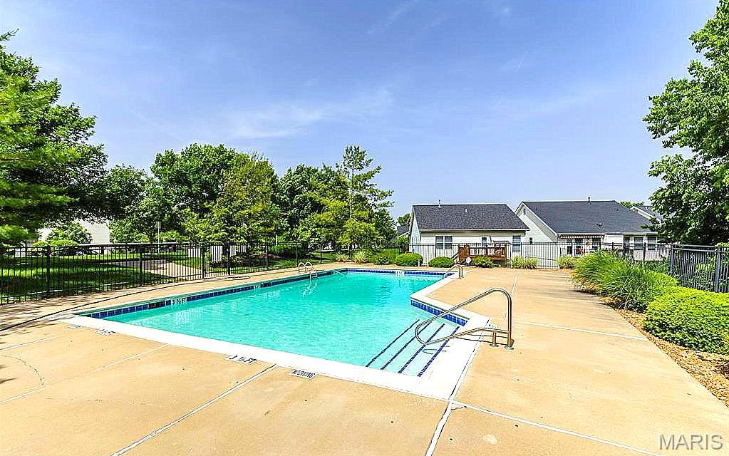 450 Benton Drive J Property Photo 18