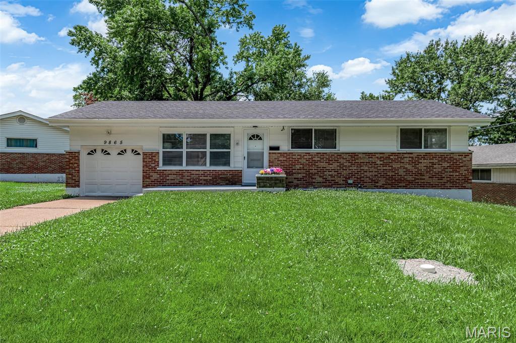 9865 Lawnview Drive Property Photo 1