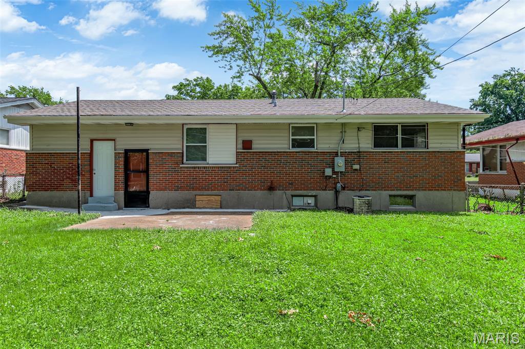 9835 Lawnview Drive Property Photo 20