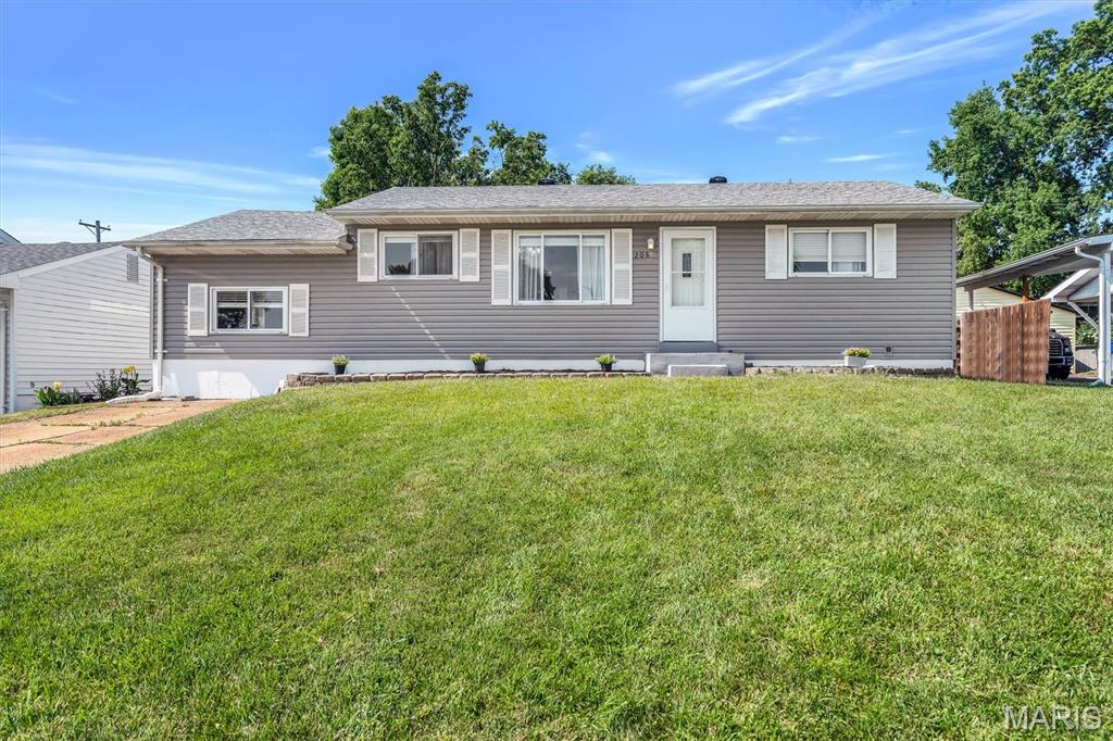 208 Rouen Drive Property Photo 2