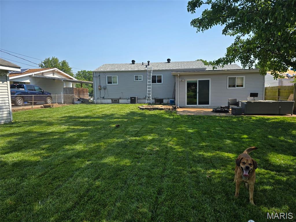 208 Rouen Drive Property Photo 4