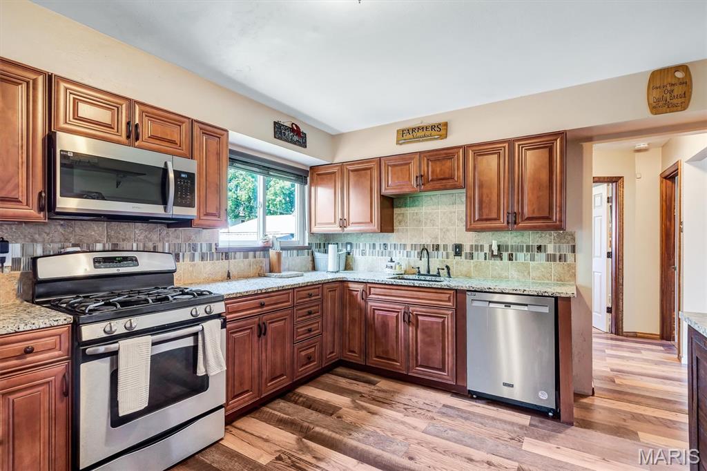 208 Rouen Drive Property Photo 10