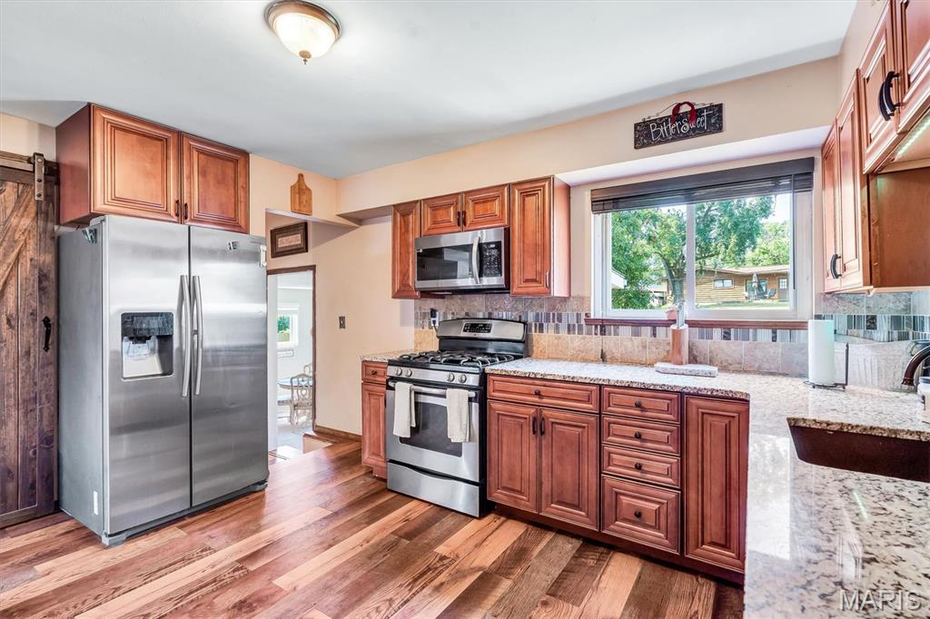 208 Rouen Drive Property Photo 11