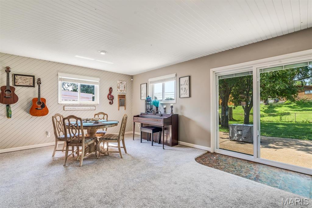 208 Rouen Drive Property Photo 17