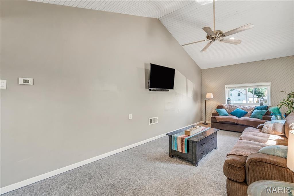 208 Rouen Drive Property Photo 19
