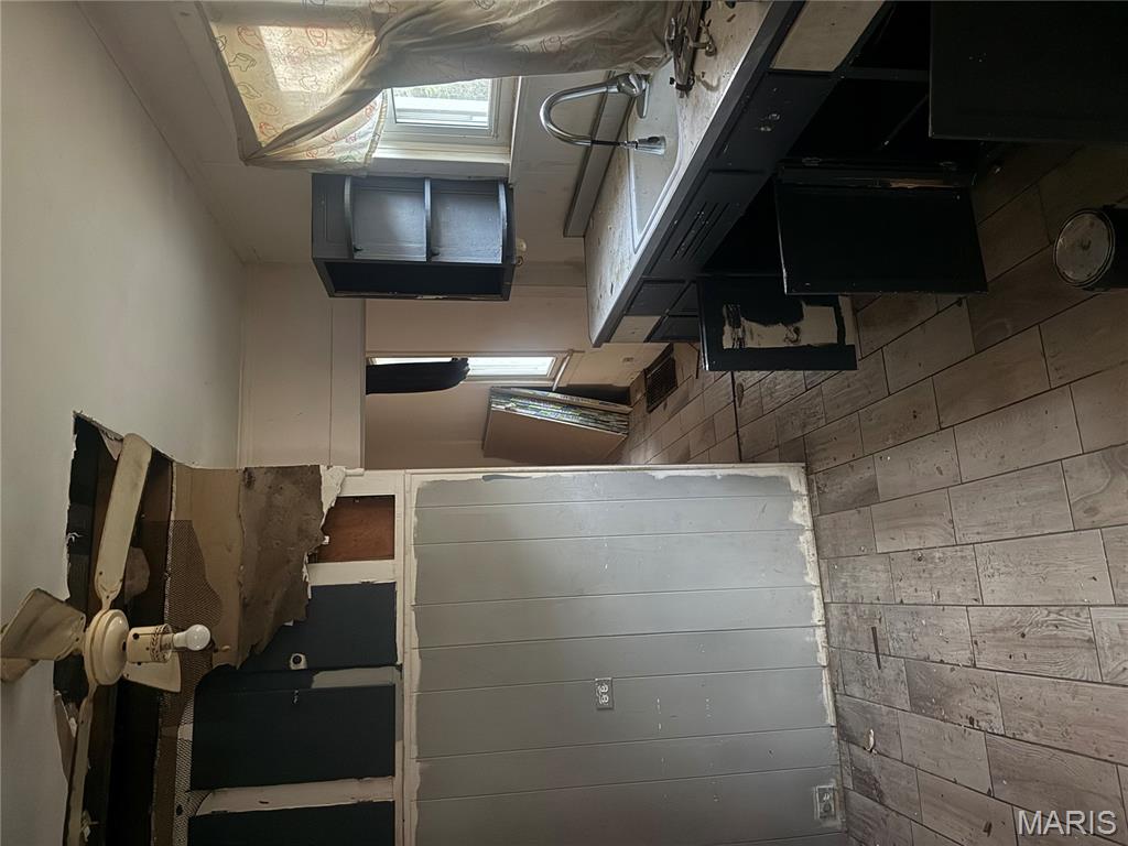 1617 S Rodgers Avenue Property Photo 9