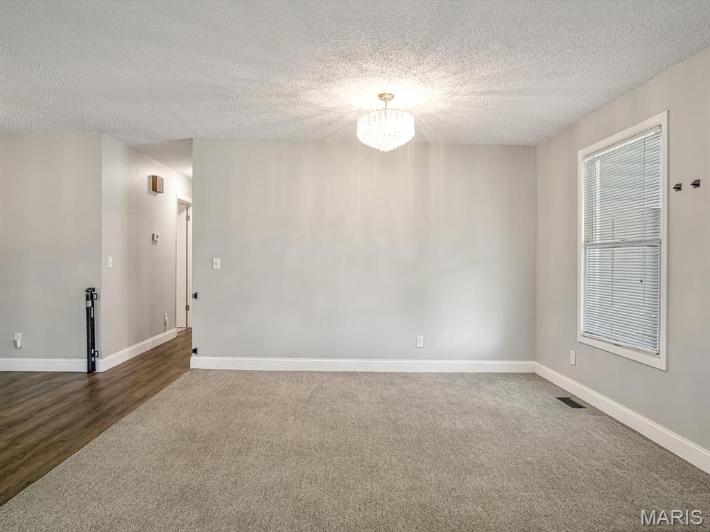 2154 Hamilton Drive Property Photo 4
