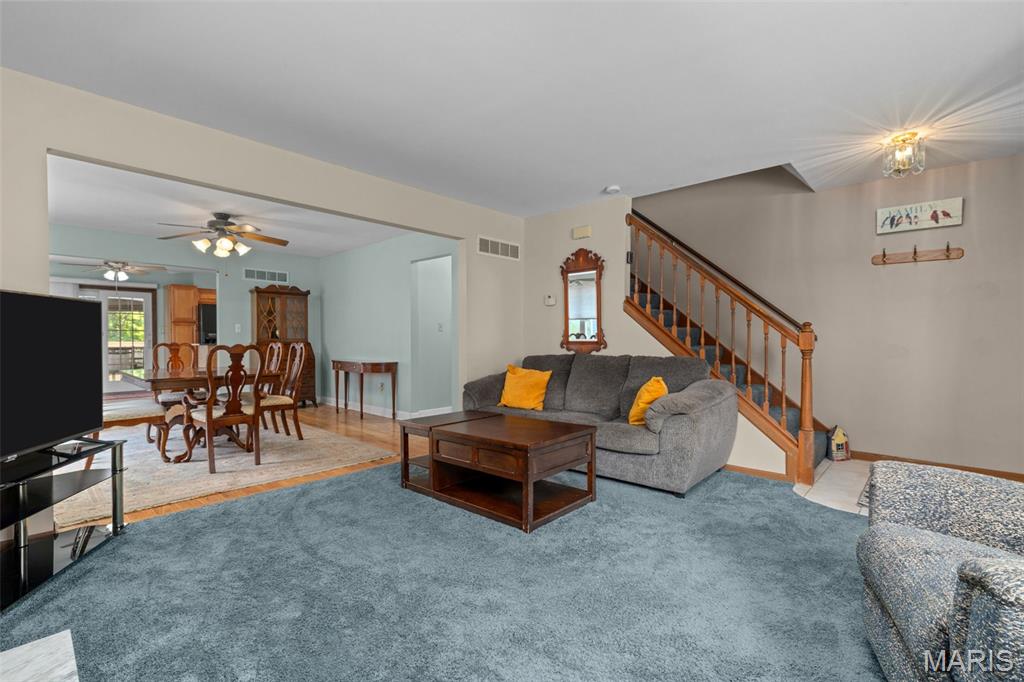 2925 Collier Avenue Property Photo 4
