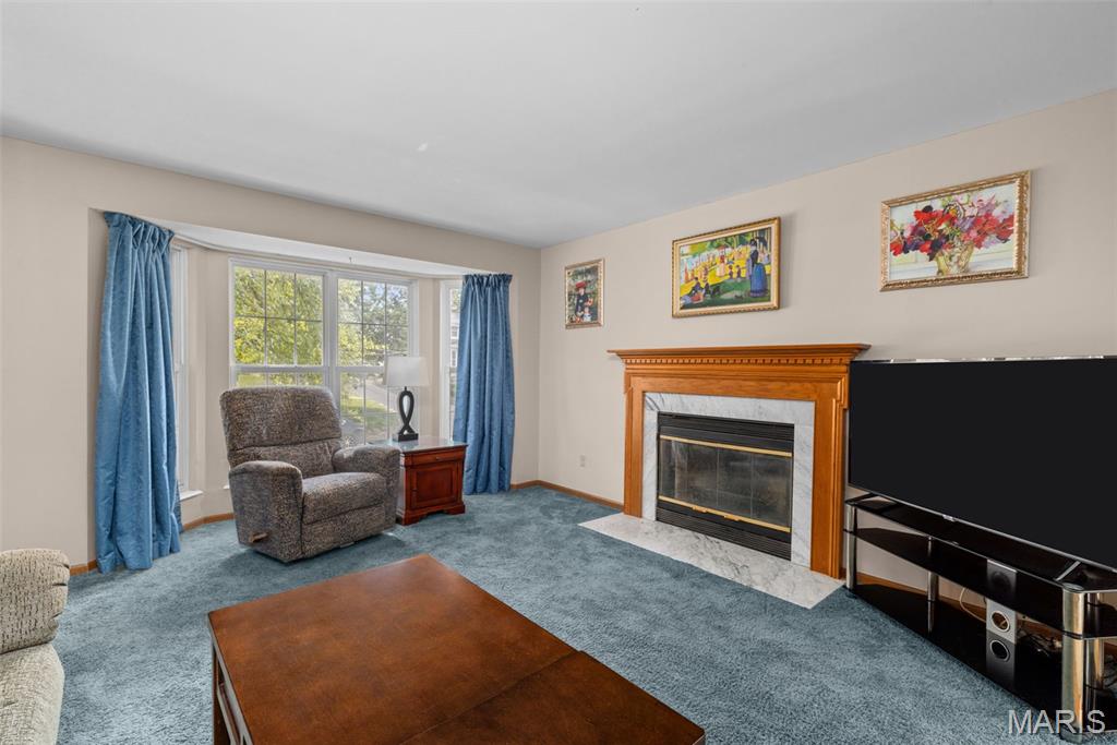2925 Collier Avenue Property Photo 6