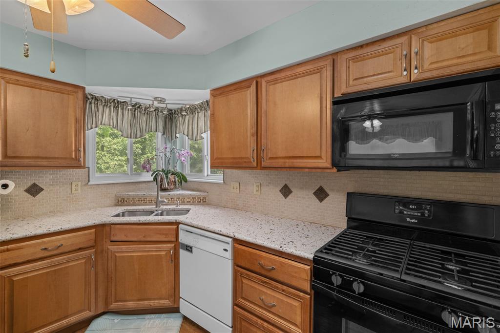 2925 Collier Avenue Property Photo 18