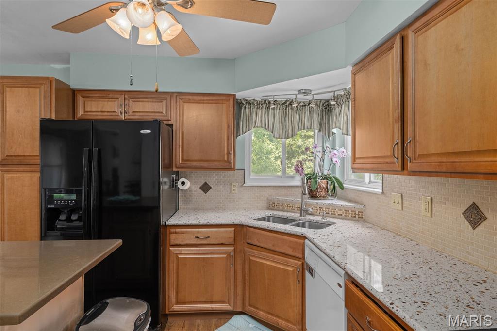 2925 Collier Avenue Property Photo 19