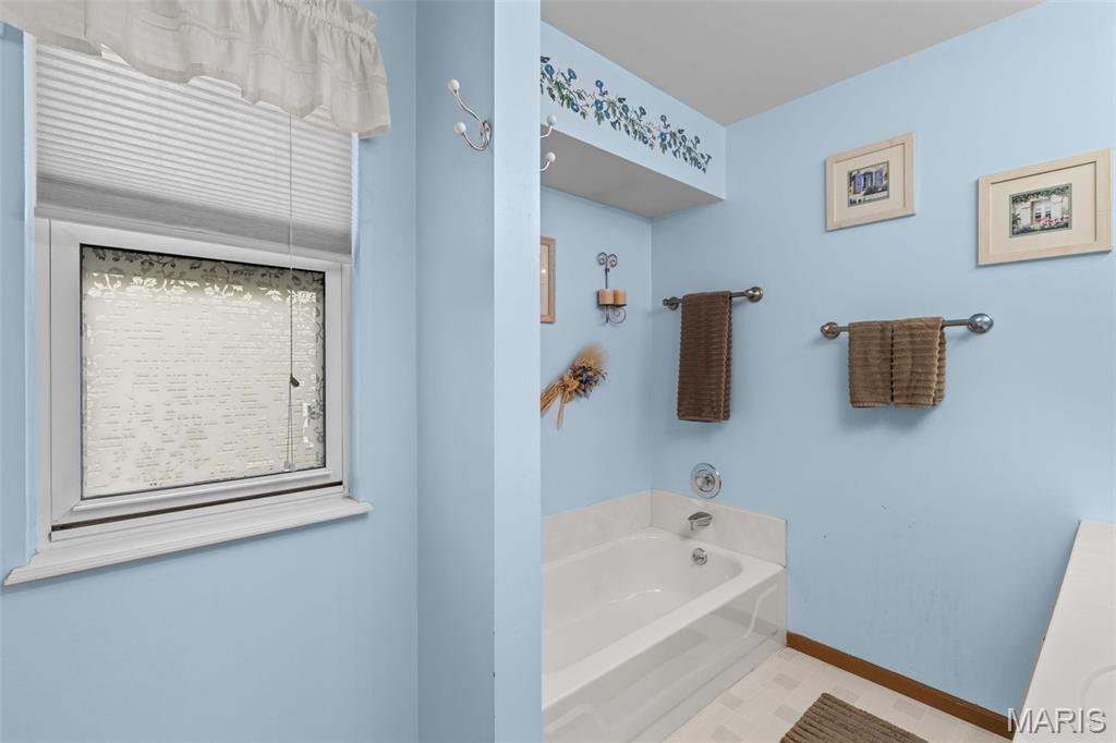 2925 Collier Avenue Property Photo 26