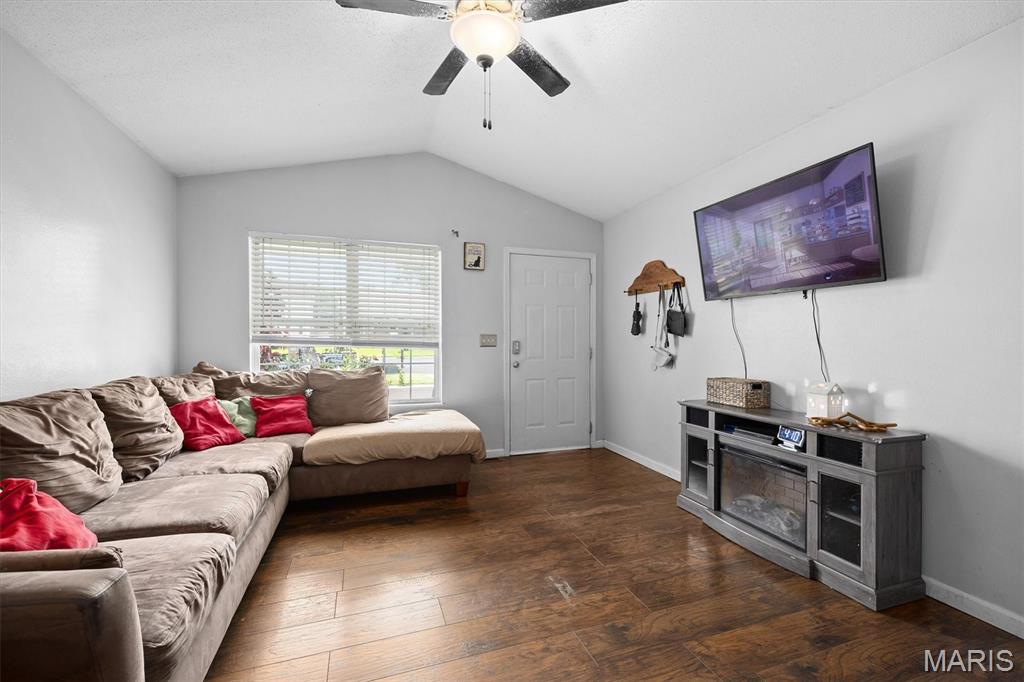510 N Combs Avenue Property Photo 7