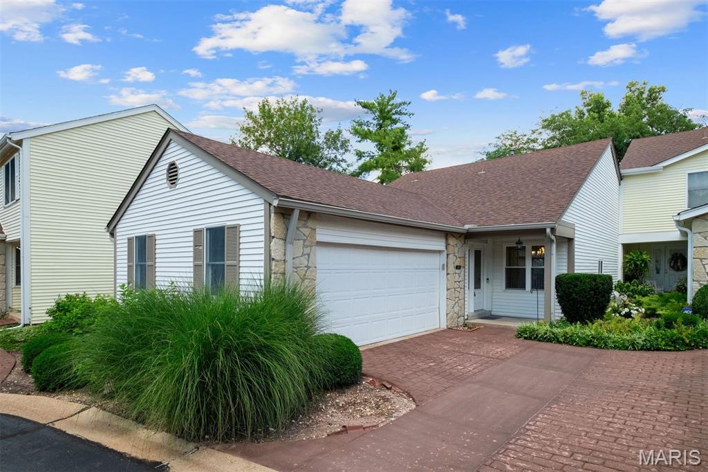 1564 Walpole Drive Property Photo 1
