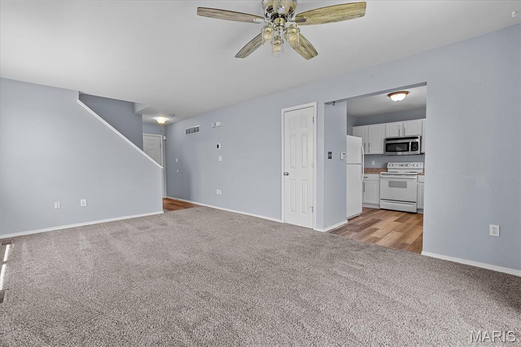323 Tyndale Drive 13 Property Photo 4