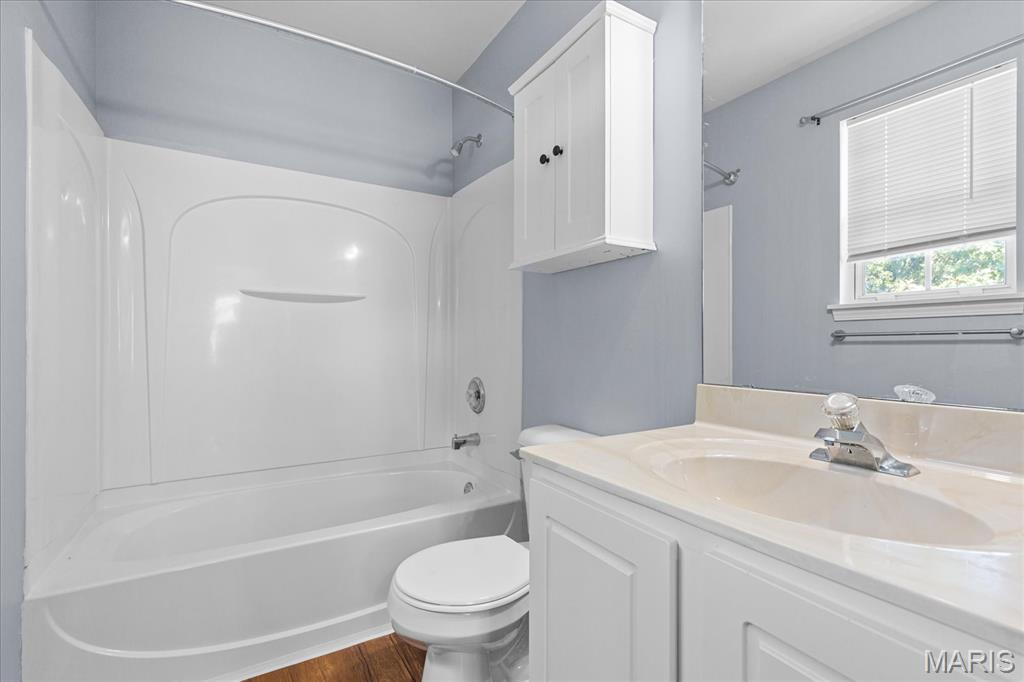 323 Tyndale Drive 13 Property Photo 18