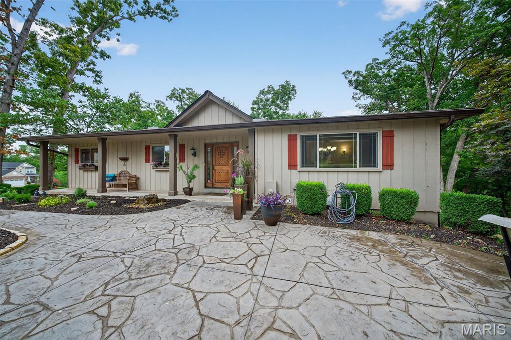 12 Prairie Lake Court Property Photo 3