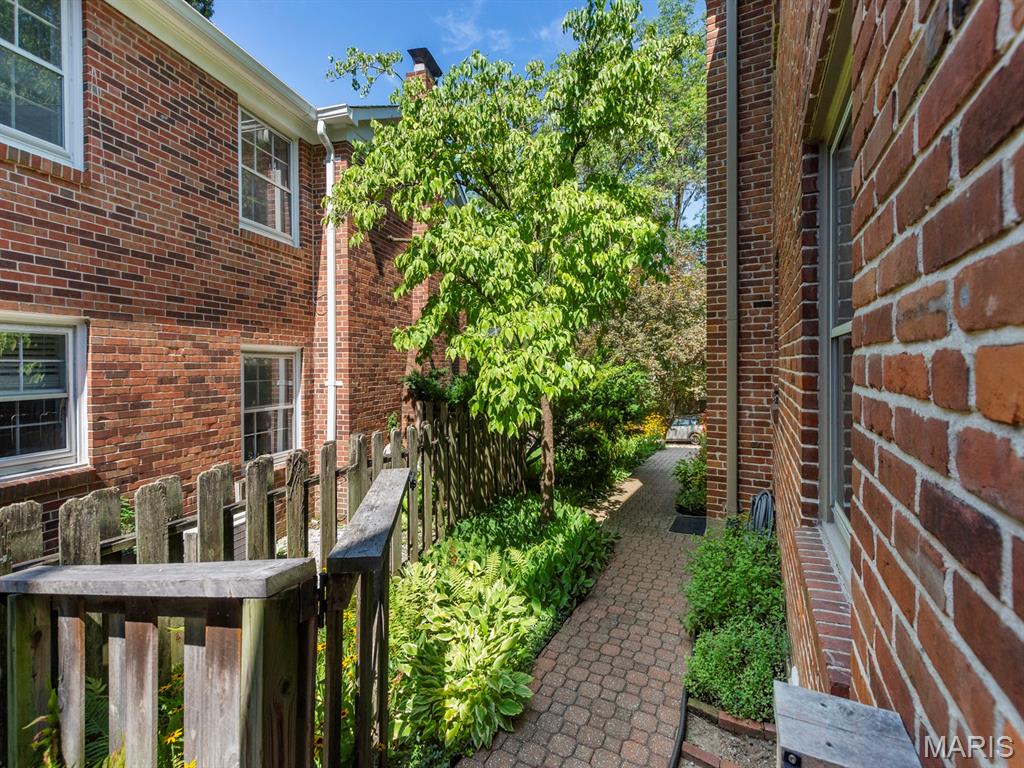 7642 Carswold Drive Property Photo 20