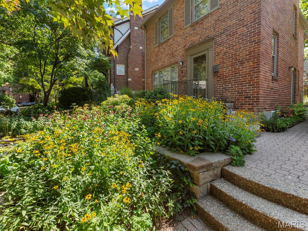 7642 Carswold Drive Property Photo 23