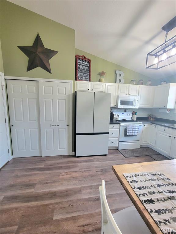 346 Cartpath Lane Property Photo 10