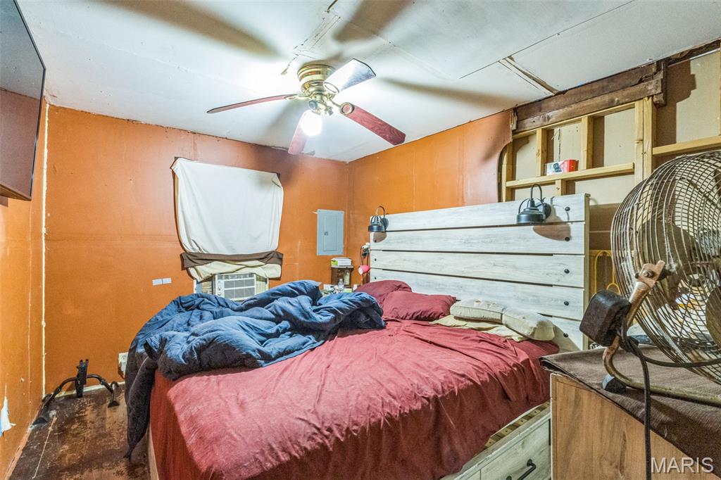 2416 Mary Street Property Photo 4