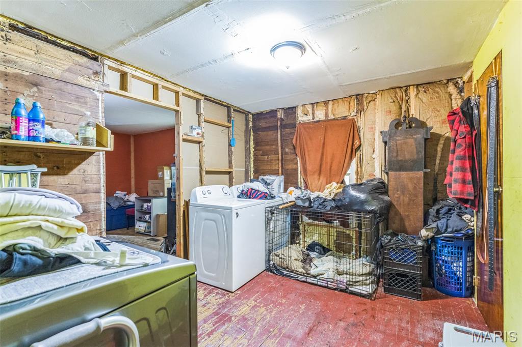 2416 Mary Street Property Photo 6