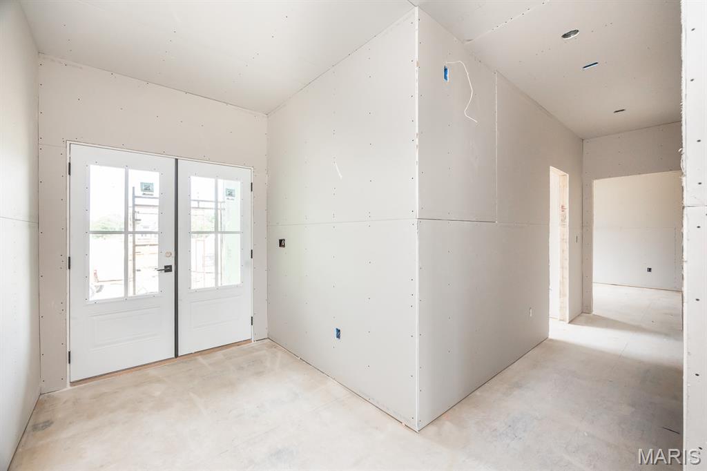 505 Master Court Property Photo 6