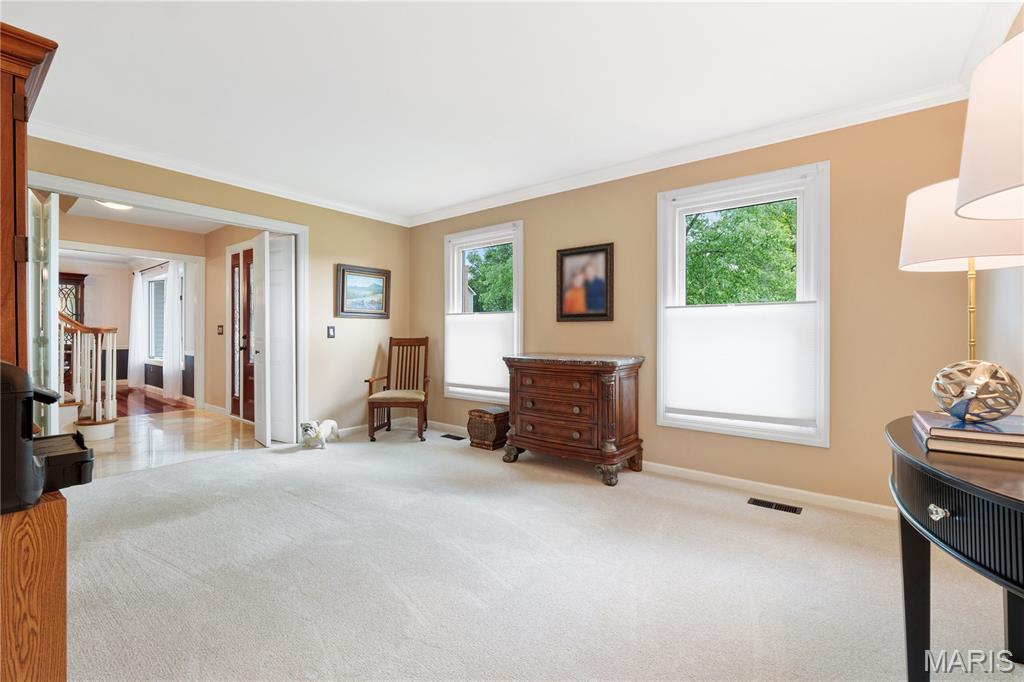 255 W Manor Drive Property Photo 10