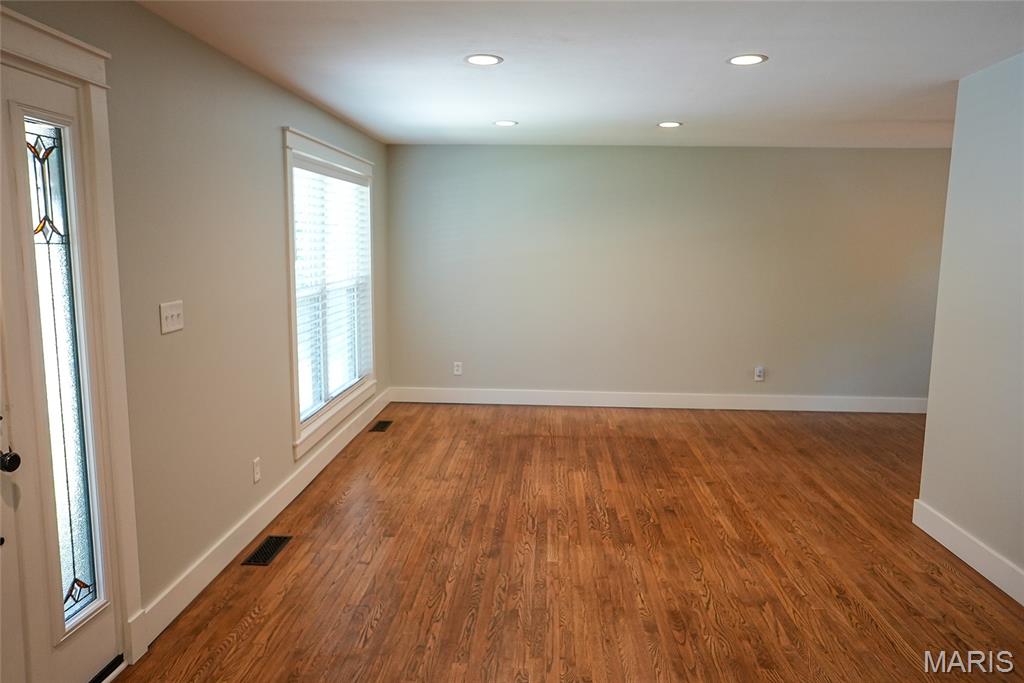 270 Village Creek Drive Property Photo 5