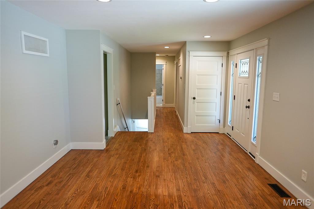 270 Village Creek Drive Property Photo 6
