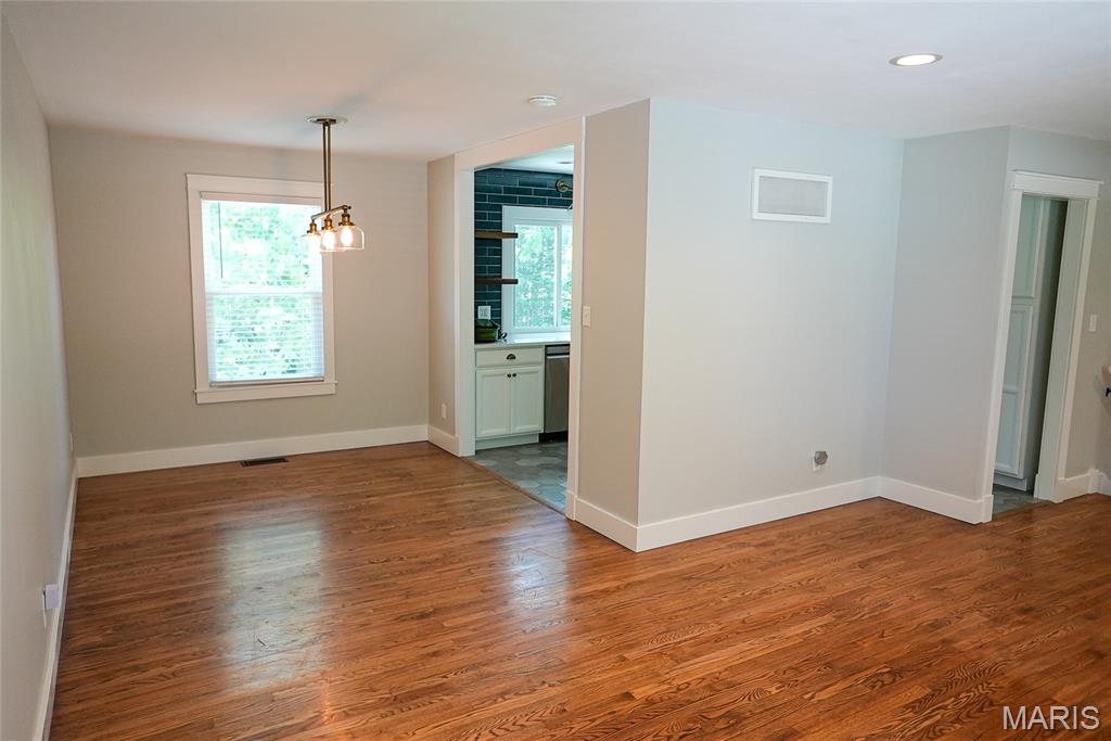 270 Village Creek Drive Property Photo 7