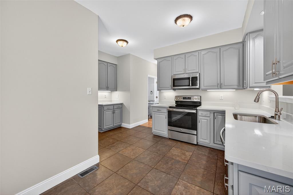 432 Clark Avenue Property Photo 17
