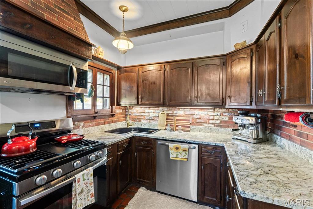3428 Longview Drive Property Photo 6
