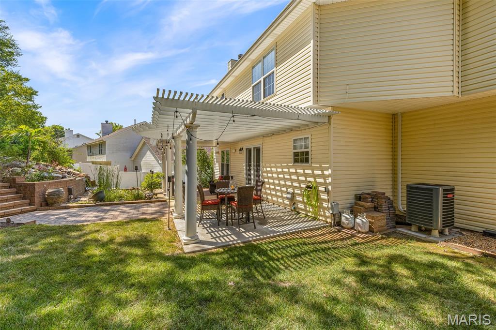 13242 Shady Green Drive Property Photo 8