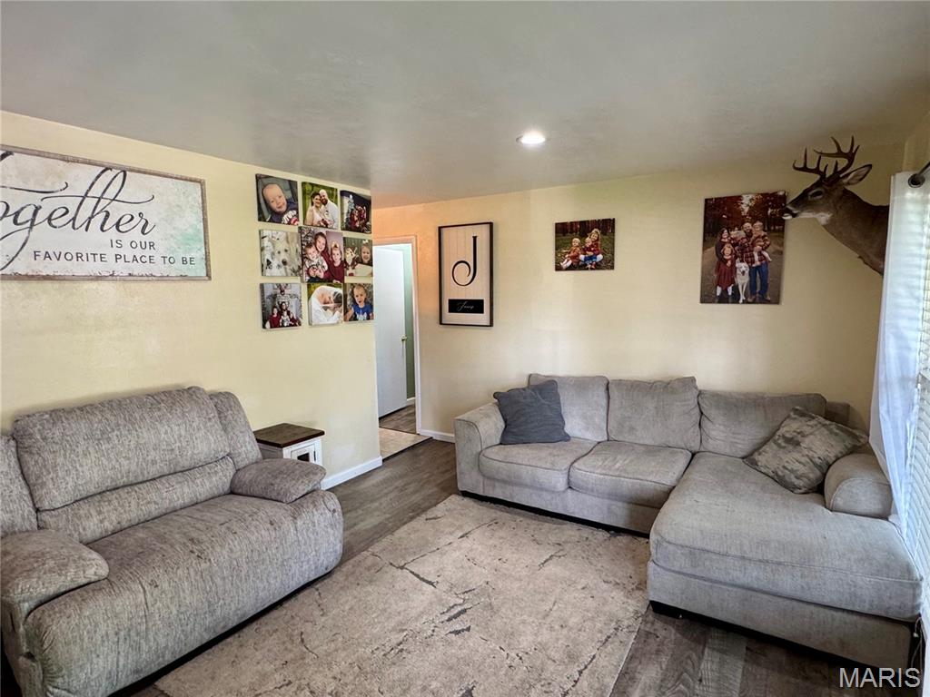 1012 W 4th Street Property Photo 6
