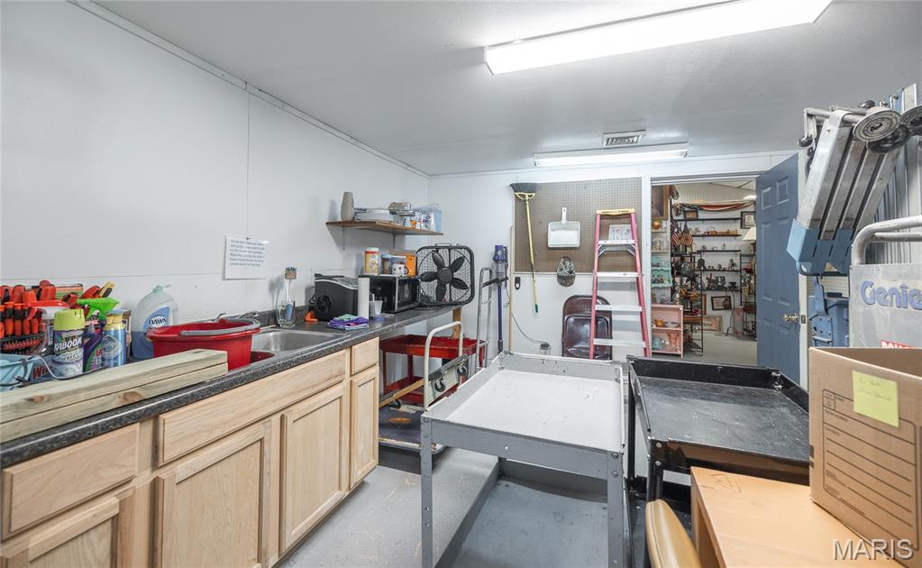 595 Doolittle Outer Road Property Photo 19