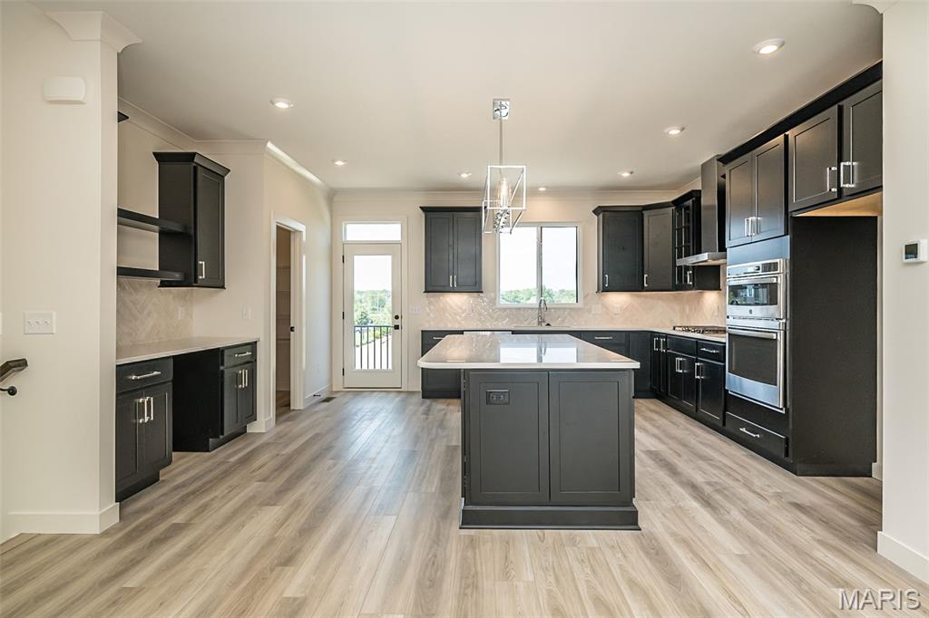 8975 Eager Road Property Photo 14