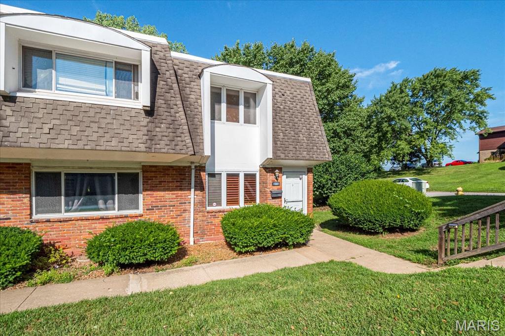 1001 Lafayette Court Property Photo 2
