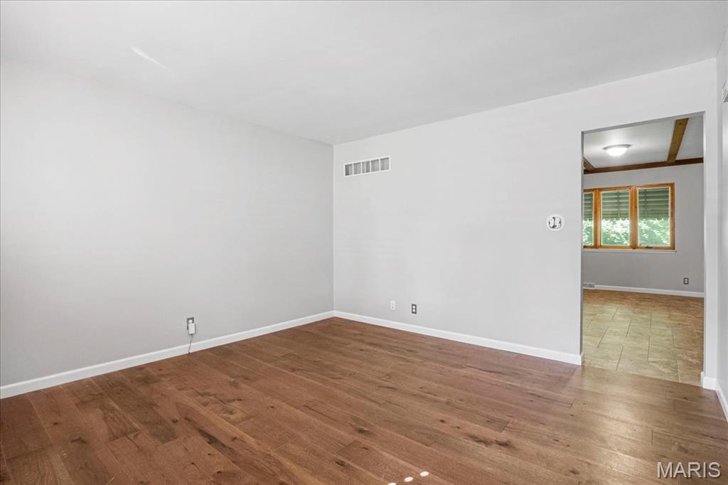 1001 Lafayette Court Property Photo 6
