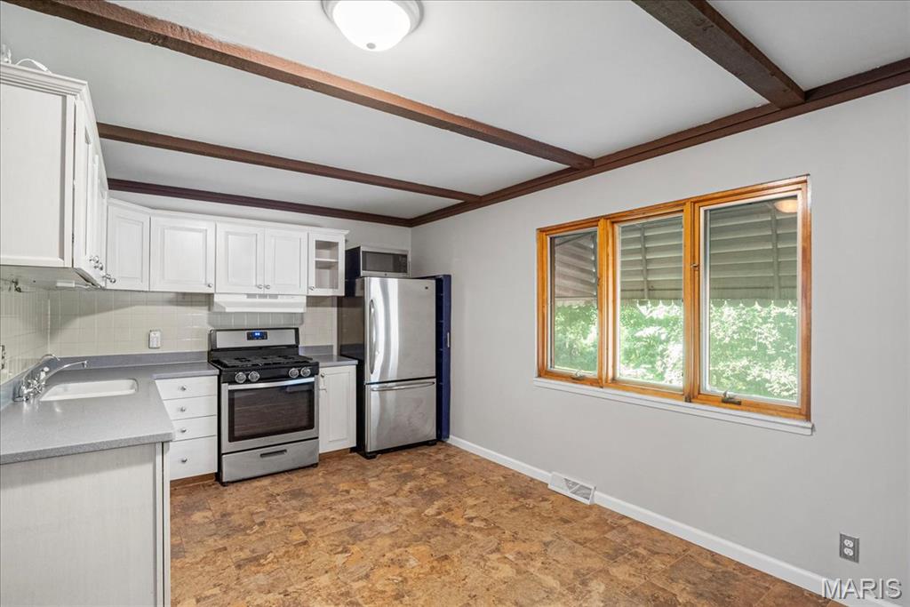 1001 Lafayette Court Property Photo 7