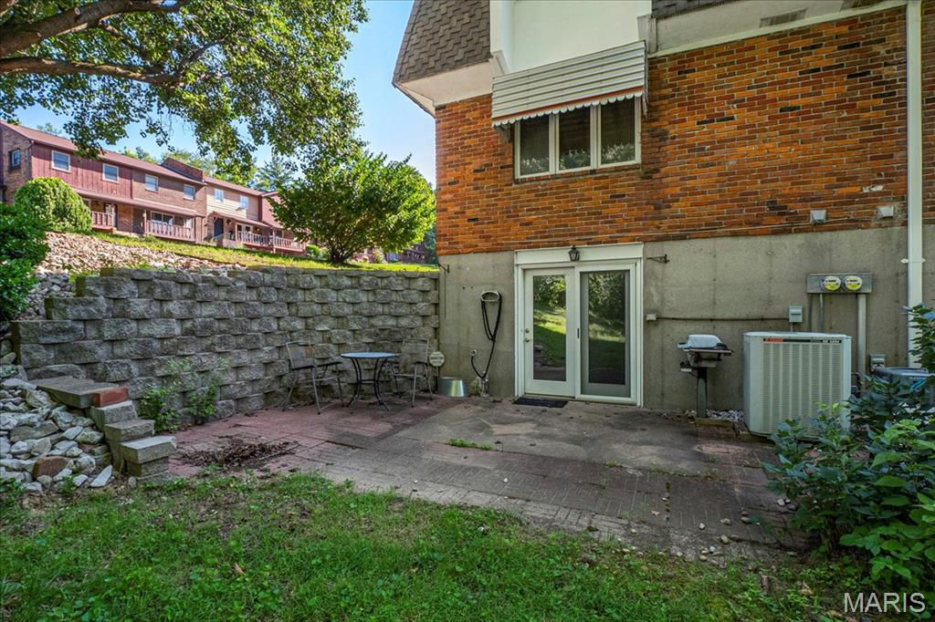 1001 Lafayette Court Property Photo 16