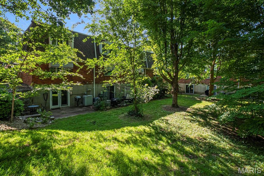 1001 Lafayette Court Property Photo 17