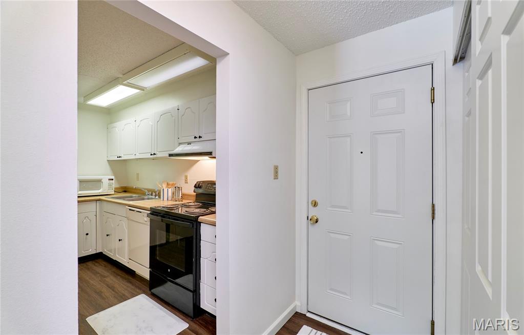 942 Guelbreth Lane 208 Property Photo 5