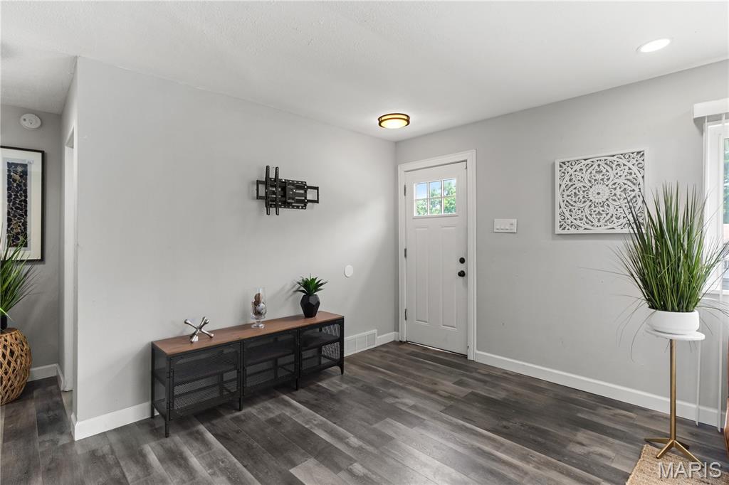 10504 Duke Drive Property Photo 3
