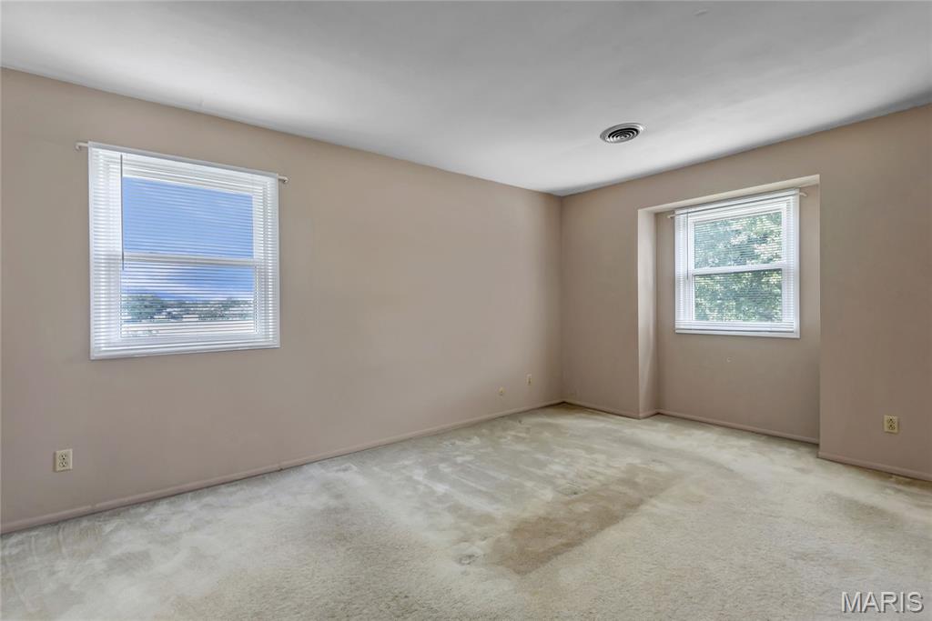 30 Willow Crest Court Property Photo 4