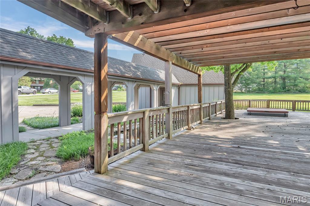 30 Willow Crest Court Property Photo 14