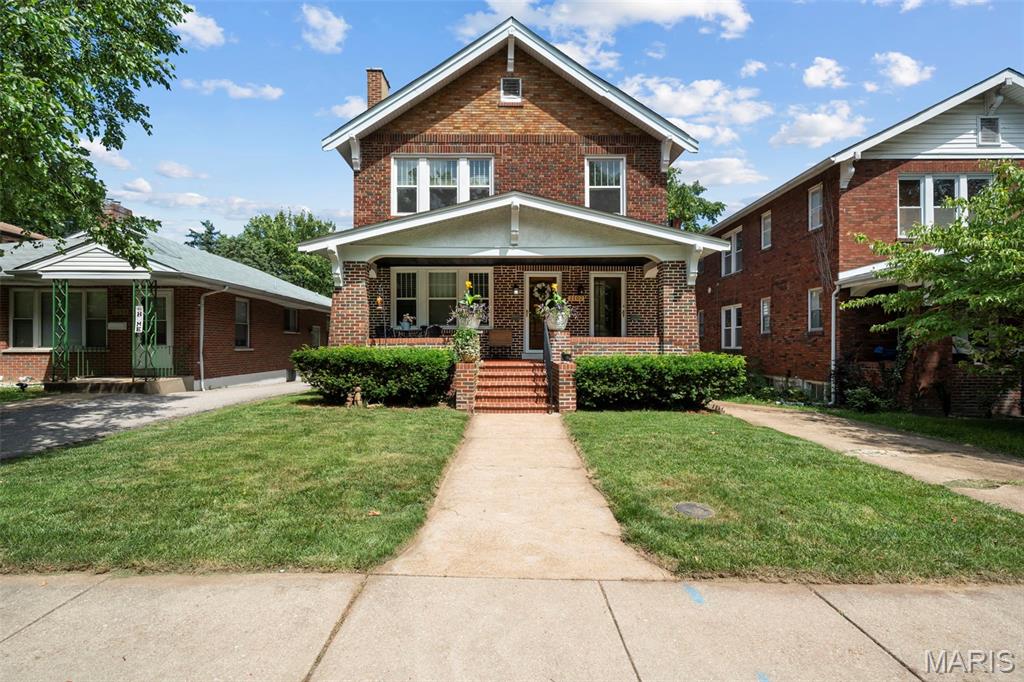 1102 Moorlands Drive Property Photo 1